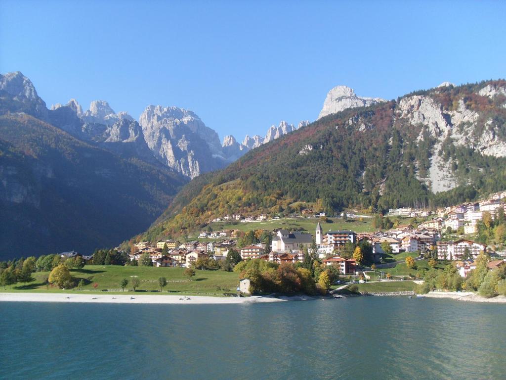 Garni Lago Alpino Molveno Exteriör bild